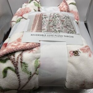 Causal Living Reversible Luxe Plush Throw, Floral (Pink ) Design, 50" x 70" New